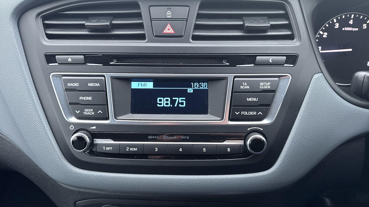 Used Hyundai i20 2015 for sale - 77687365: Photo 12