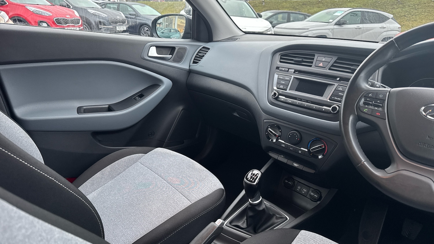 Used Hyundai i20 2015 for sale - 77687365: Photo 14