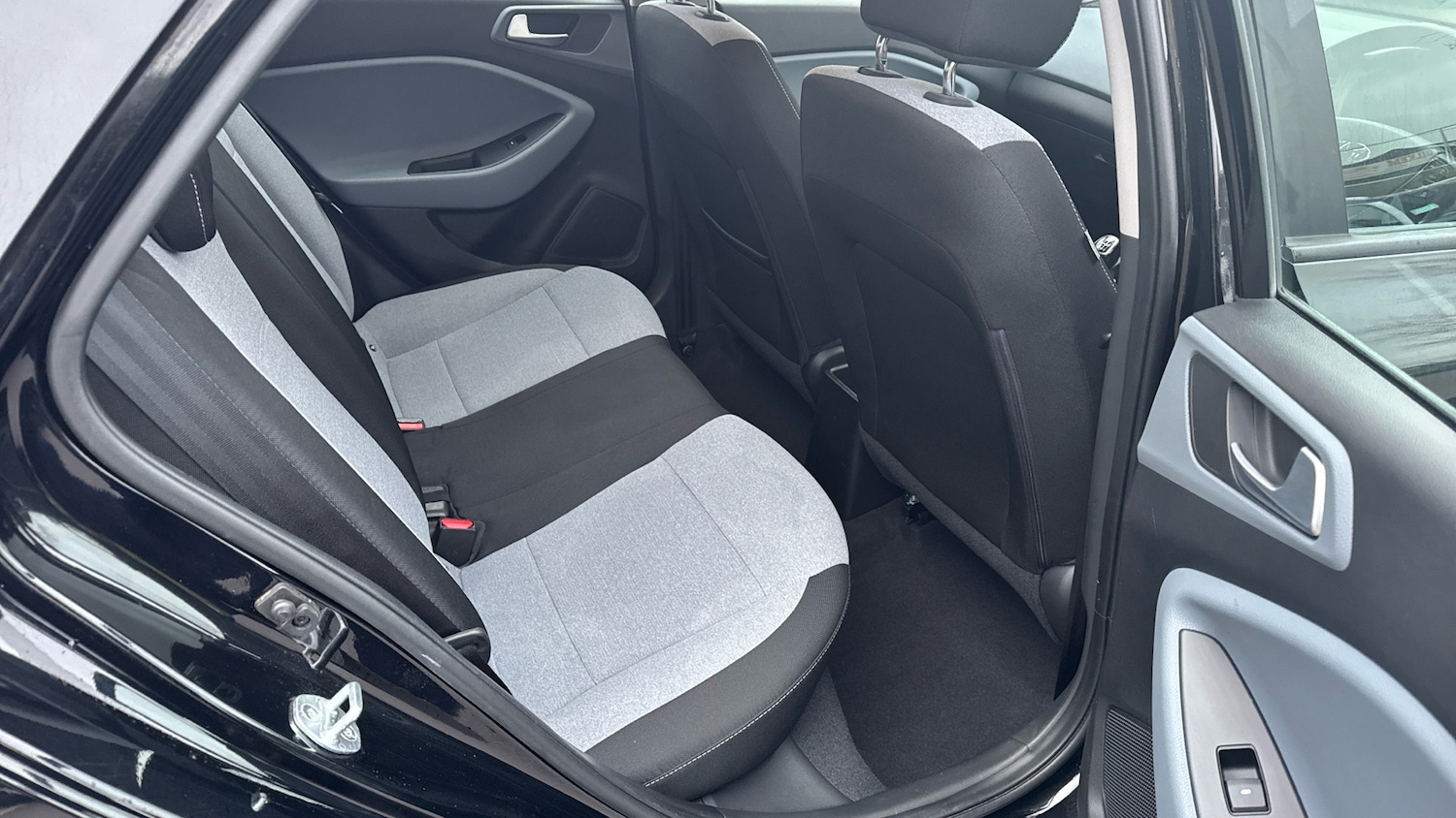 Used Hyundai i20 2015 for sale - 77687365: Photo 16