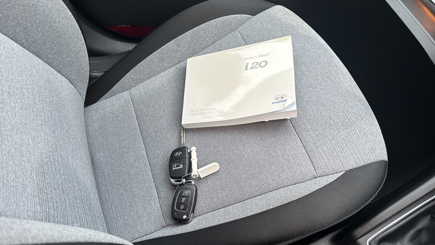 Used Hyundai i20 2015 for sale - 77687365: Photo 19