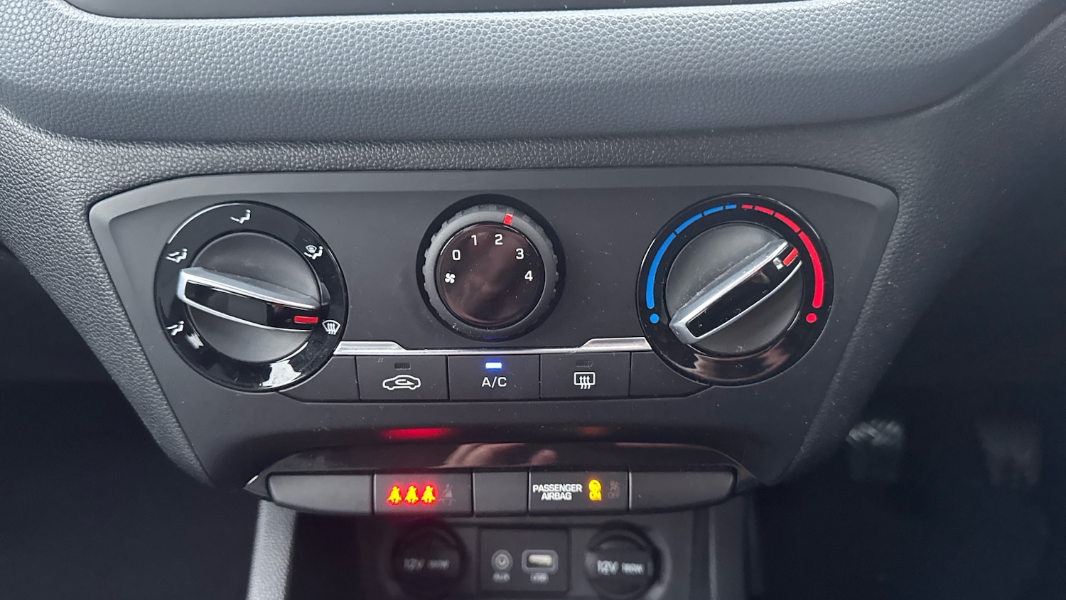 Used Hyundai i20 2015 for sale - 77687365: Photo 25