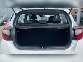 Used Hyundai i10 2023 for sale - 78595959: Photo