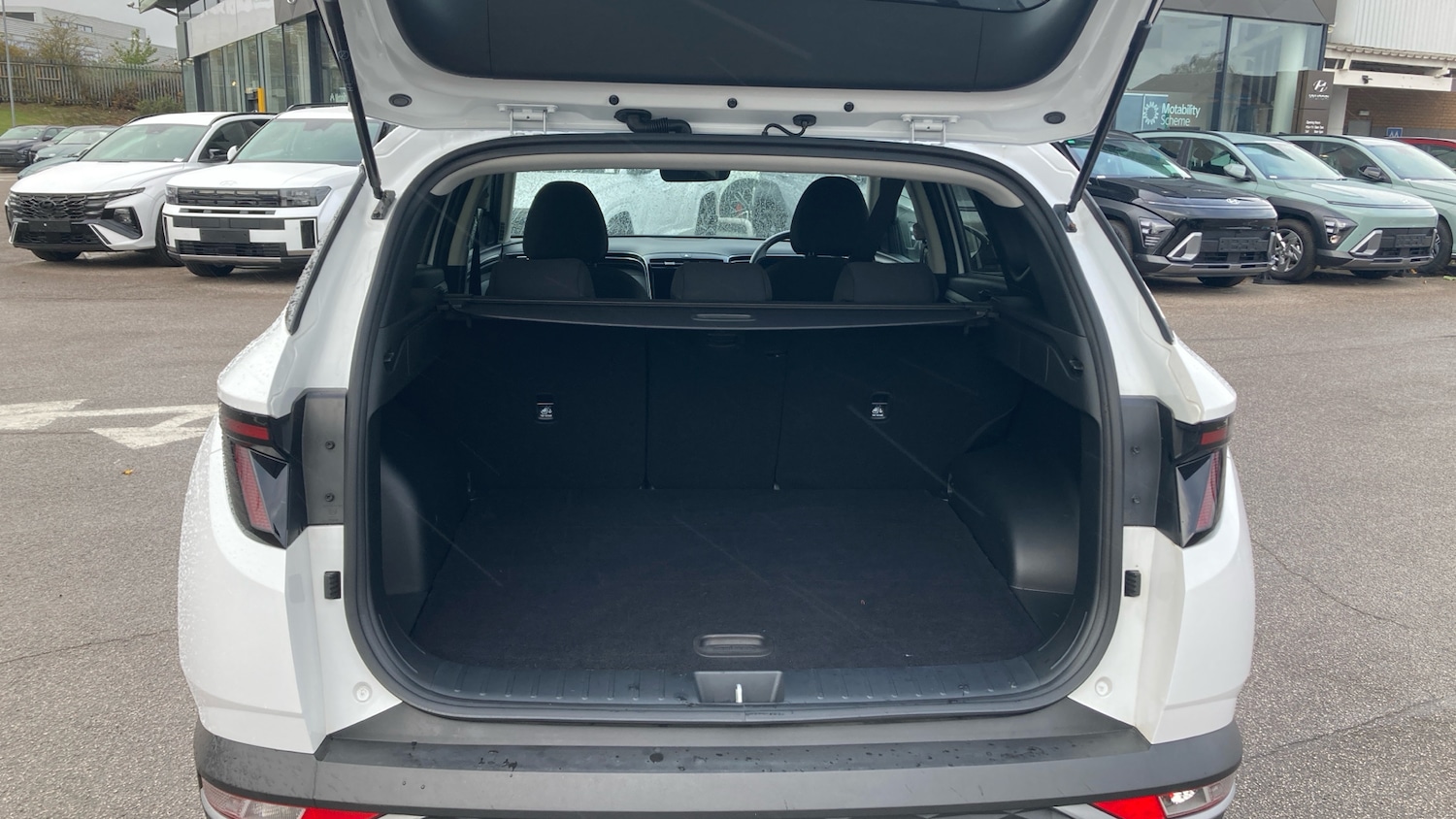 Used Hyundai TUCSON 2023 for sale - 76192995: Photo 4