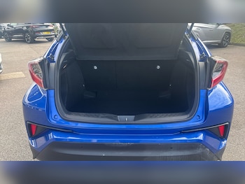 Used Toyota C-HR 2019 for sale - 78236533: Photo