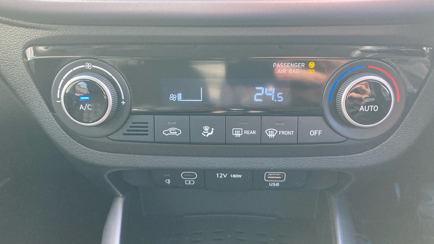 Used Hyundai i10 2024 for sale - 76682236: Photo 25