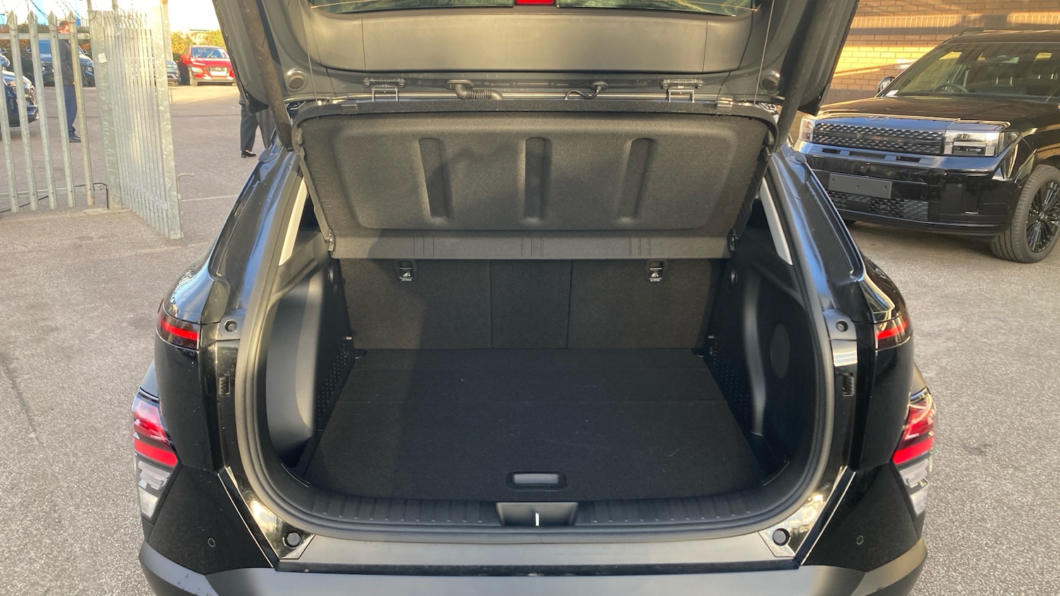 Used Hyundai KONA 2025 for sale - 77151069: Photo 4