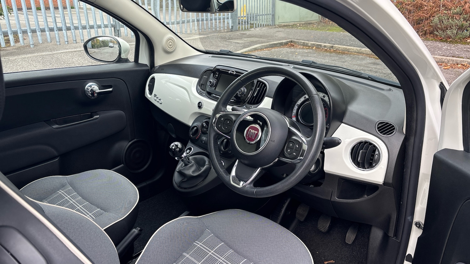 Used Fiat 500 2018 for sale - 76352402: Photo 11