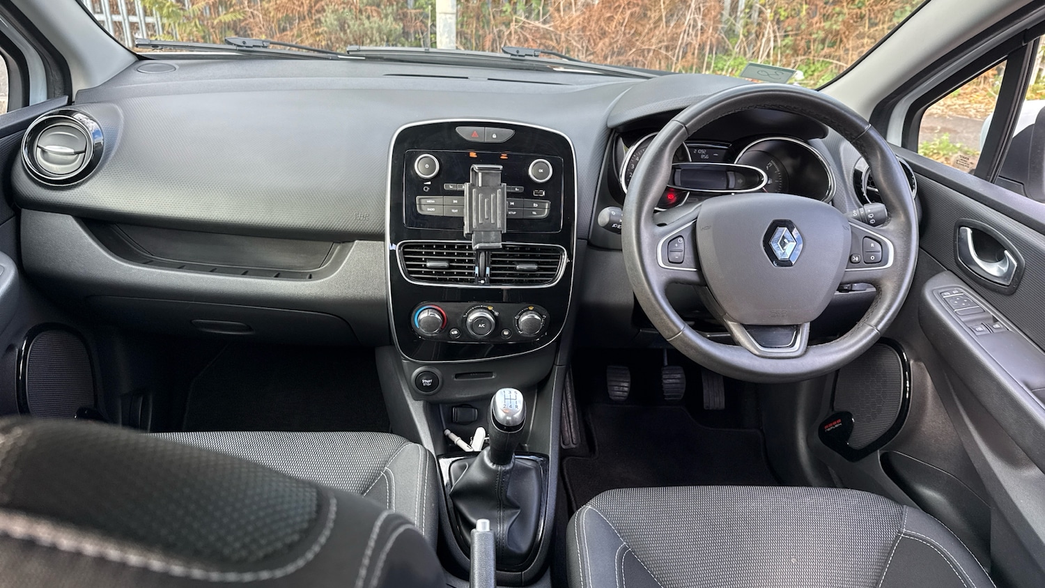 Used Renault Clio 2019 for sale - 76265896: Photo 10