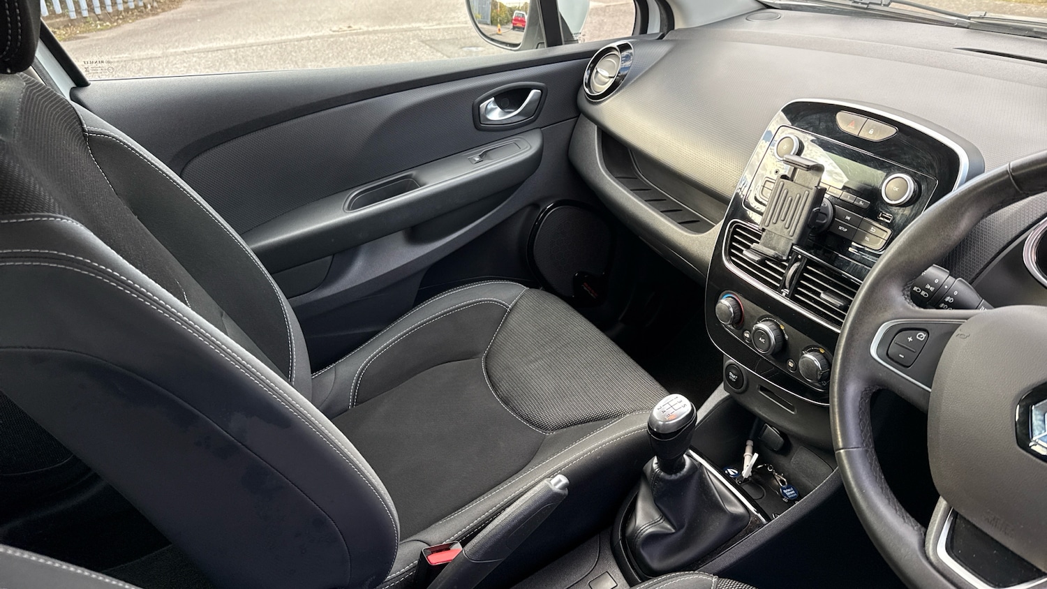 Used Renault Clio 2019 for sale - 76265896: Photo 14