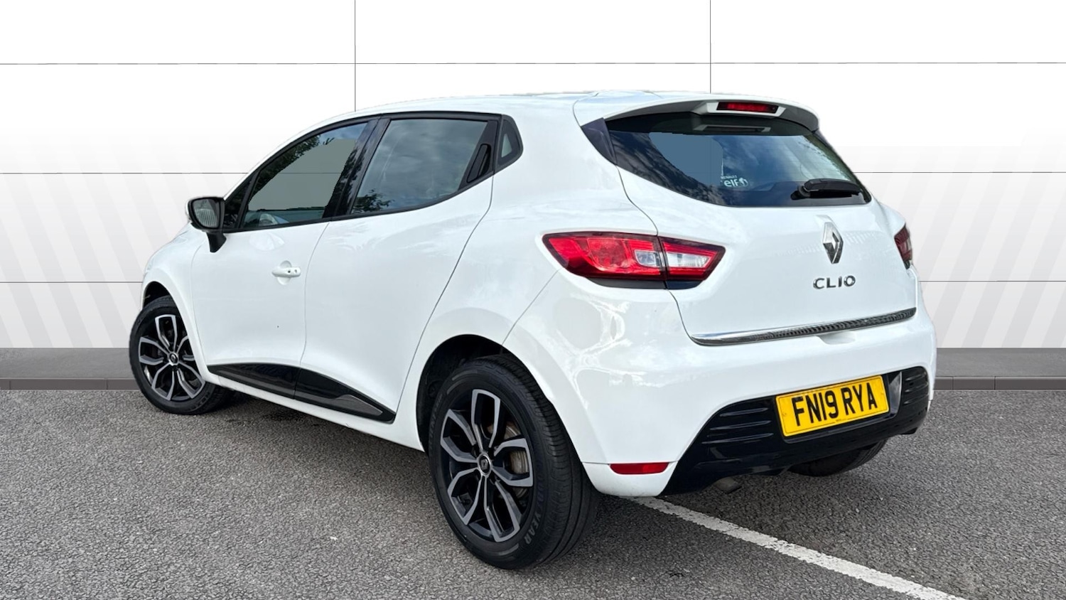 Used Renault Clio 2019 for sale - 76265896: Photo 2