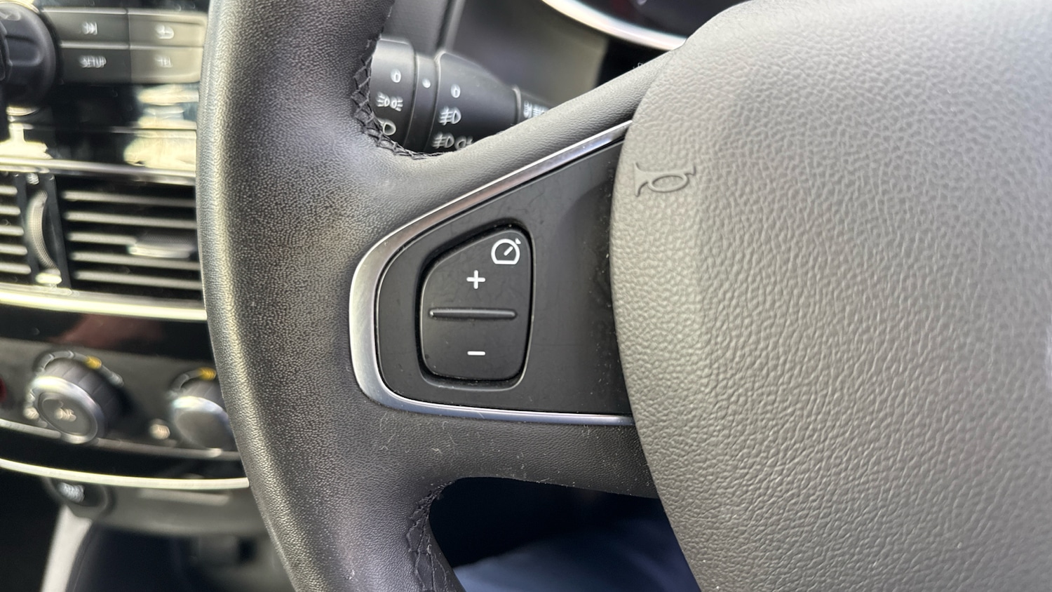 Used Renault Clio 2019 for sale - 76265896: Photo 25