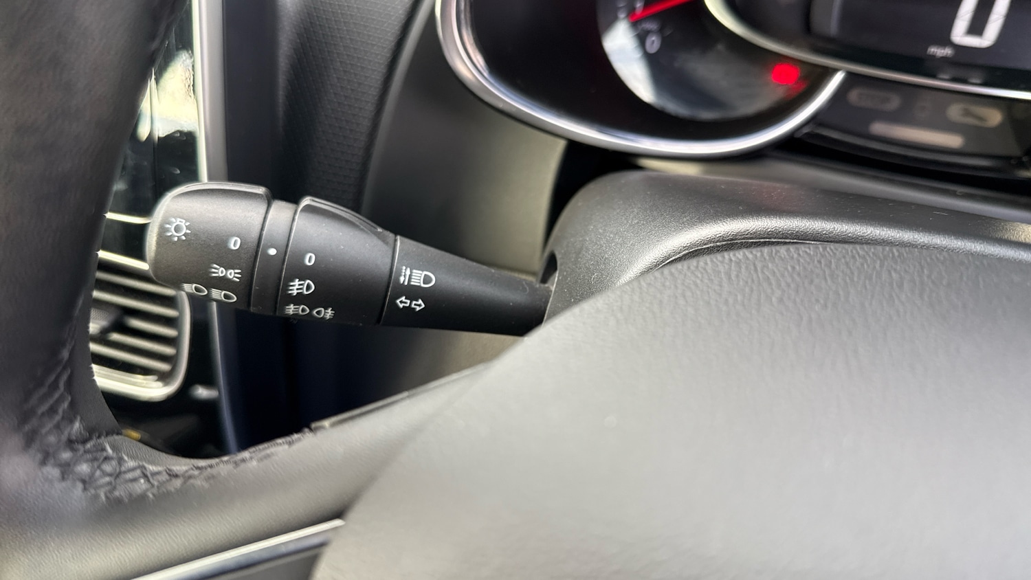 Used Renault Clio 2019 for sale - 76265896: Photo 26