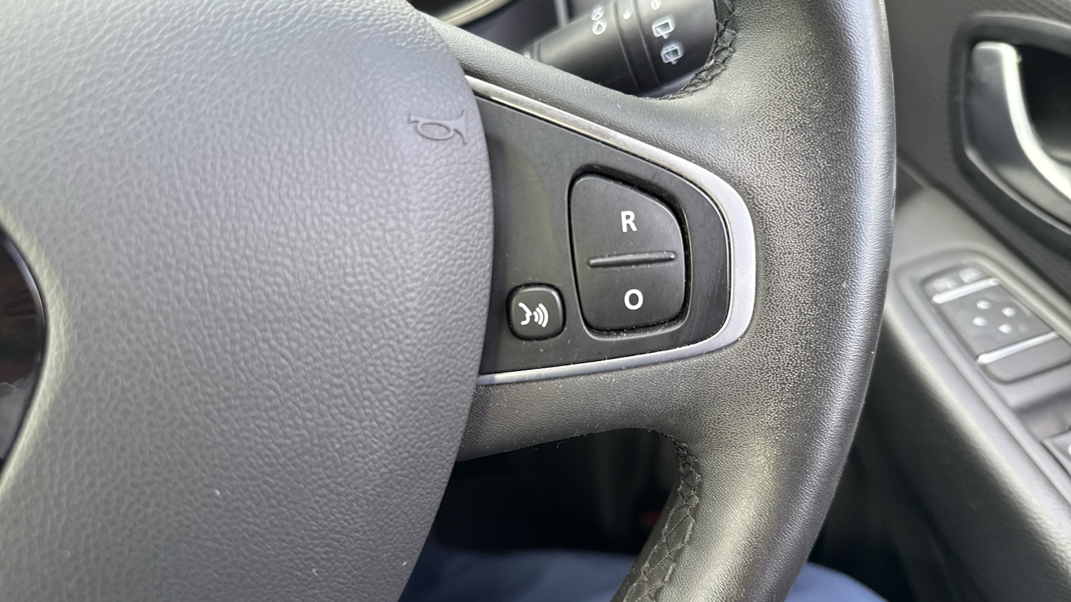 Used Renault Clio 2019 for sale - 76265896: Photo 27