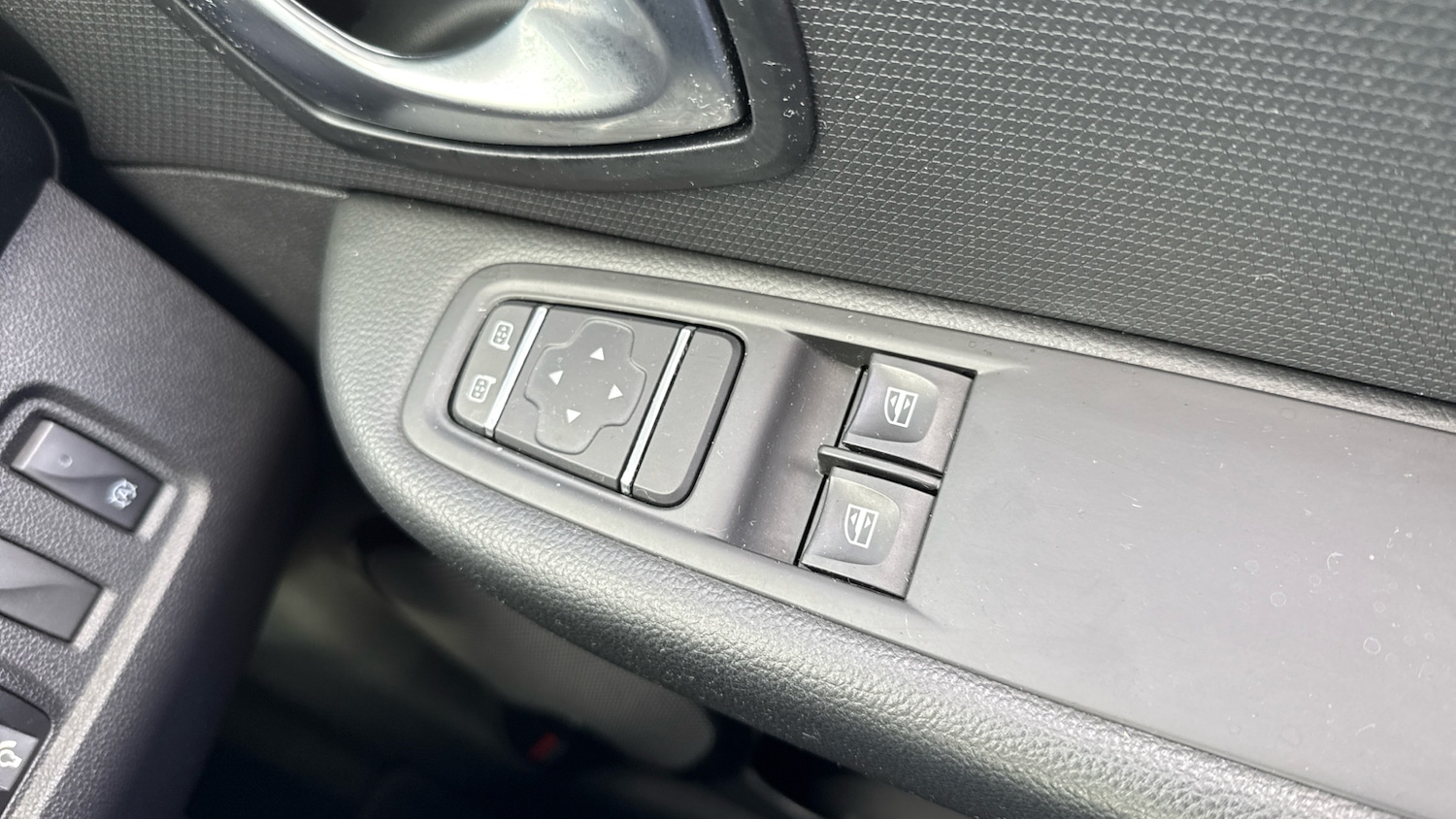 Used Renault Clio 2019 for sale - 76265896: Photo 30