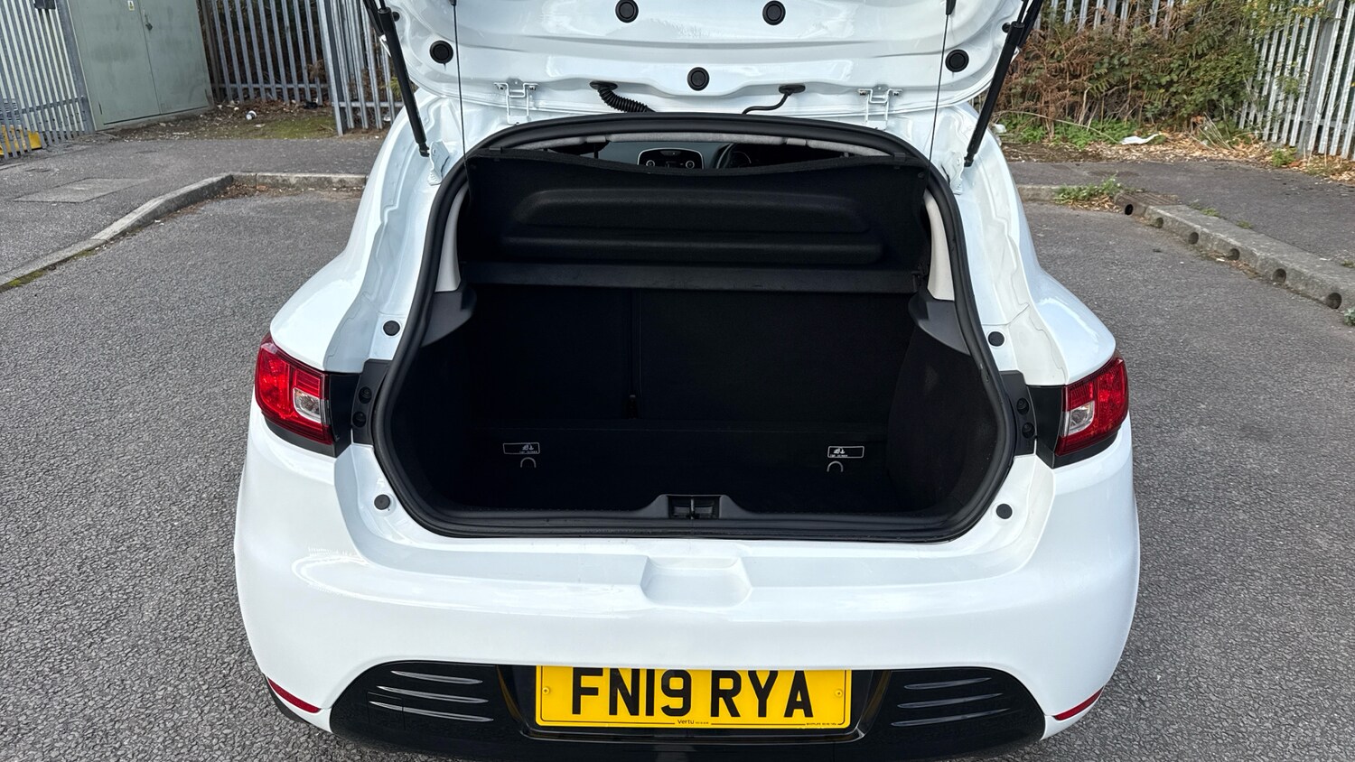 Used Renault Clio 2019 for sale - 76265896: Photo 4