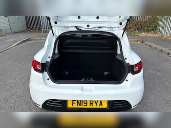 Used Renault Clio 2019 for sale - 76265896: Photo