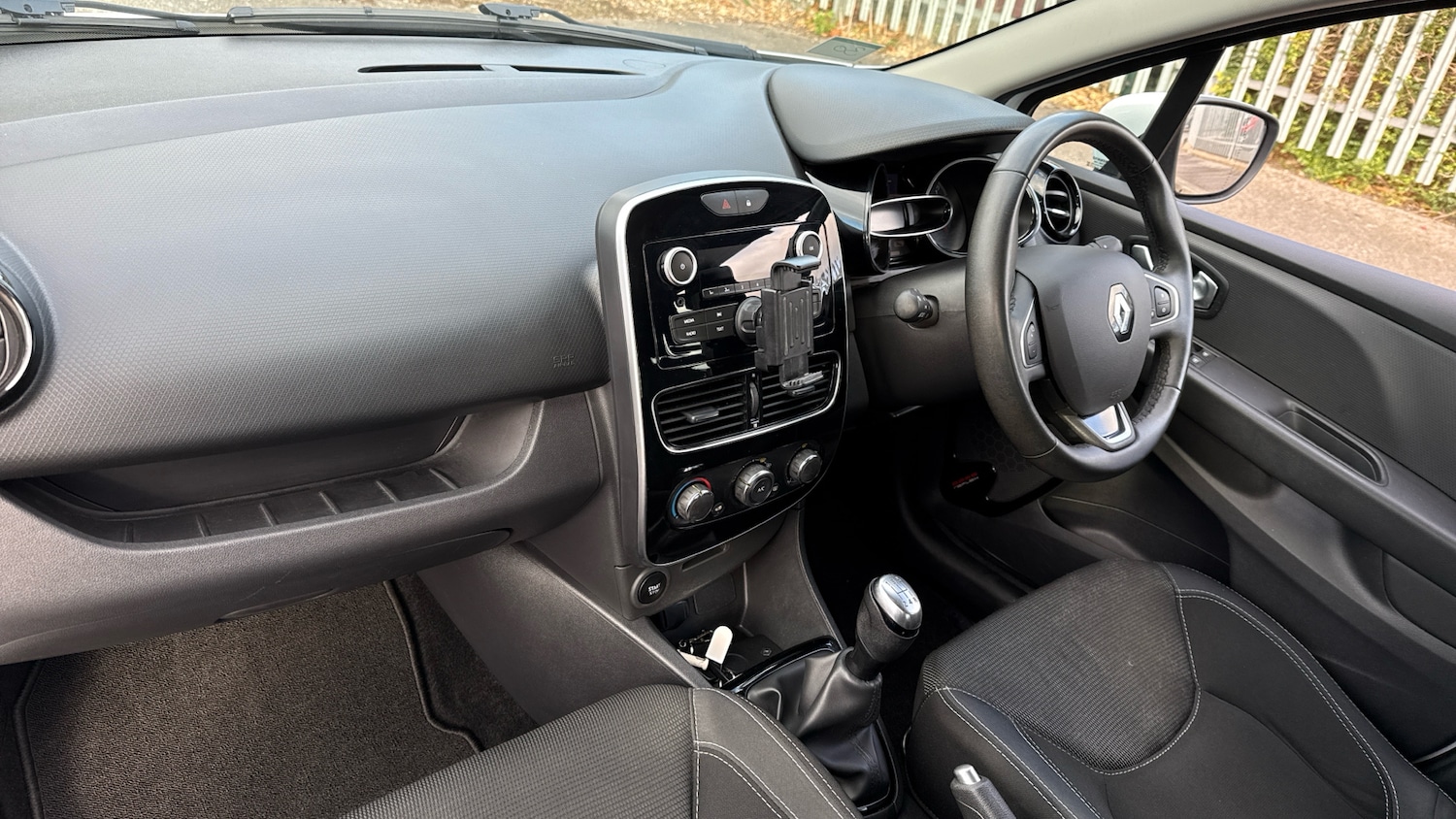 Used Renault Clio 2019 for sale - 76265896: Photo 9