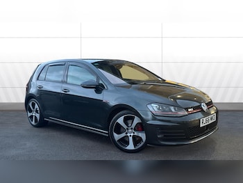 Used Volkswagen Golf 2016 for sale - 77167937: Photo