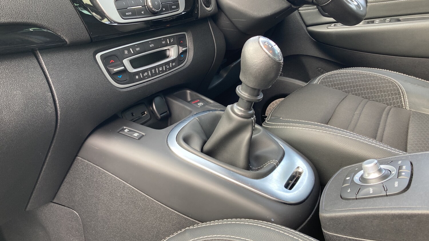 Used Renault Grand Scenic 2016 for sale - 77715241: Photo 13