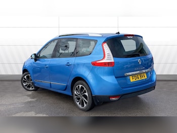 Used Renault Grand Scenic 2016 for sale - 77715241: Photo
