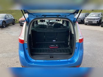 Used Renault Grand Scenic 2016 for sale - 77715241: Photo