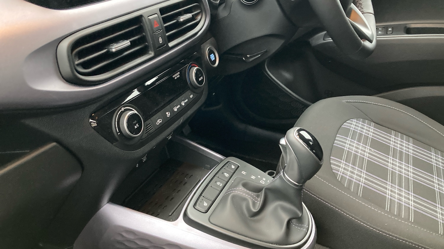 Used Hyundai i10 2025 for sale - 77062002: Photo 13