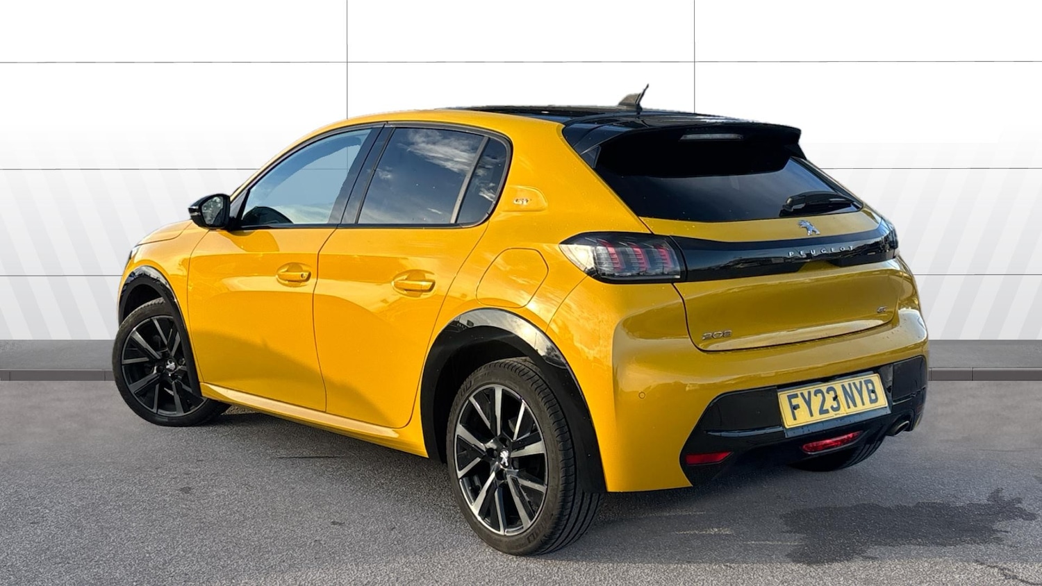 Used Peugeot 208 2023 for sale - 76611502: Photo 2