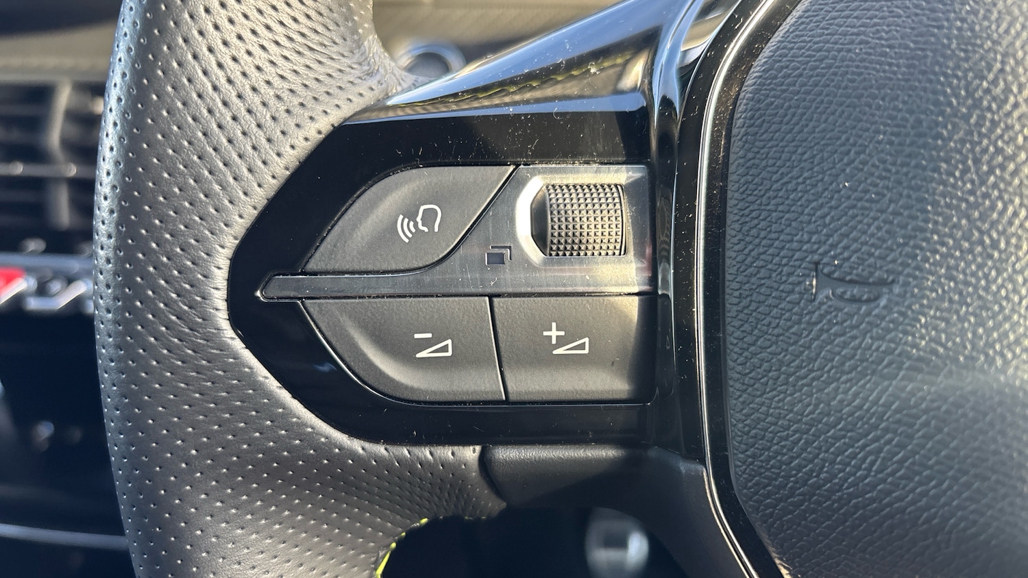 Used Peugeot 208 2023 for sale - 76611502: Photo 21