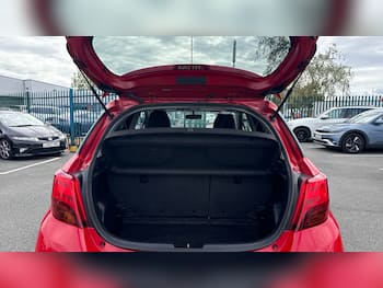 Used Toyota Yaris 2015 for sale - 79839330: Photo