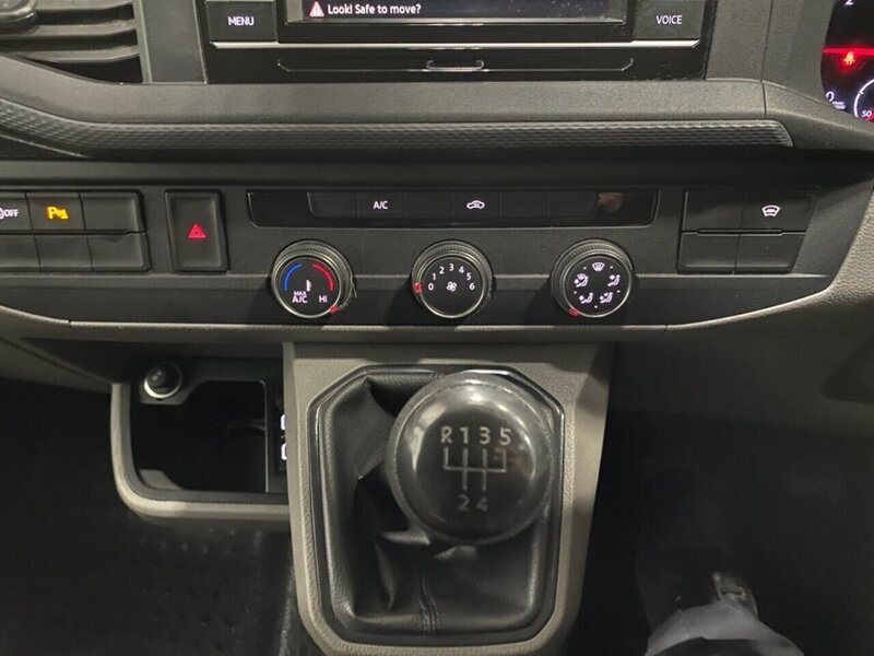 Used Volkswagen Transporter 2019 for sale - 77213135: Photo 3