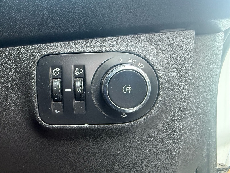 Used Vauxhall Corsa 2016 for sale - 77984866: Photo 9