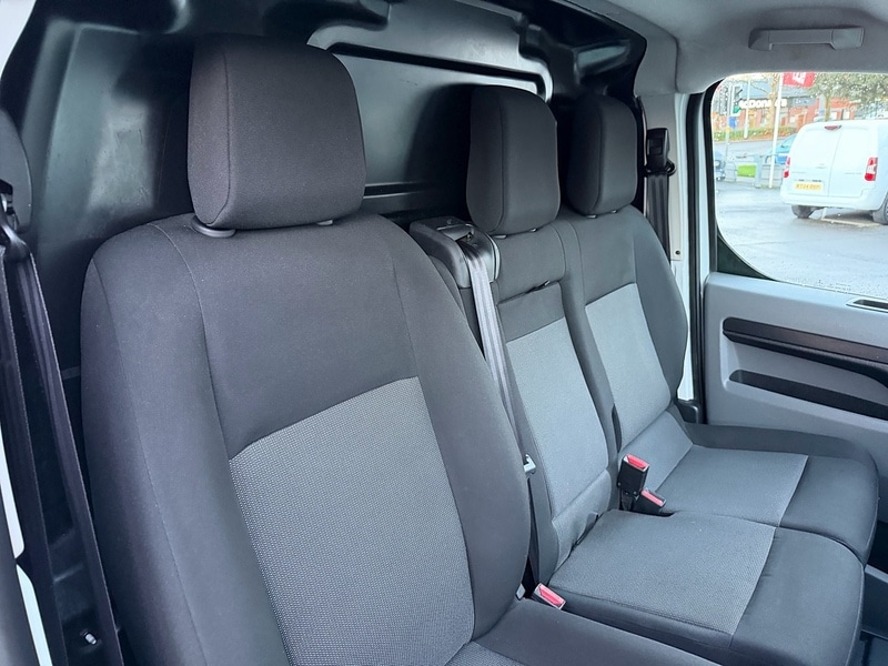 Used Vauxhall Vivaro 2022 for sale - 76907832: Photo 5