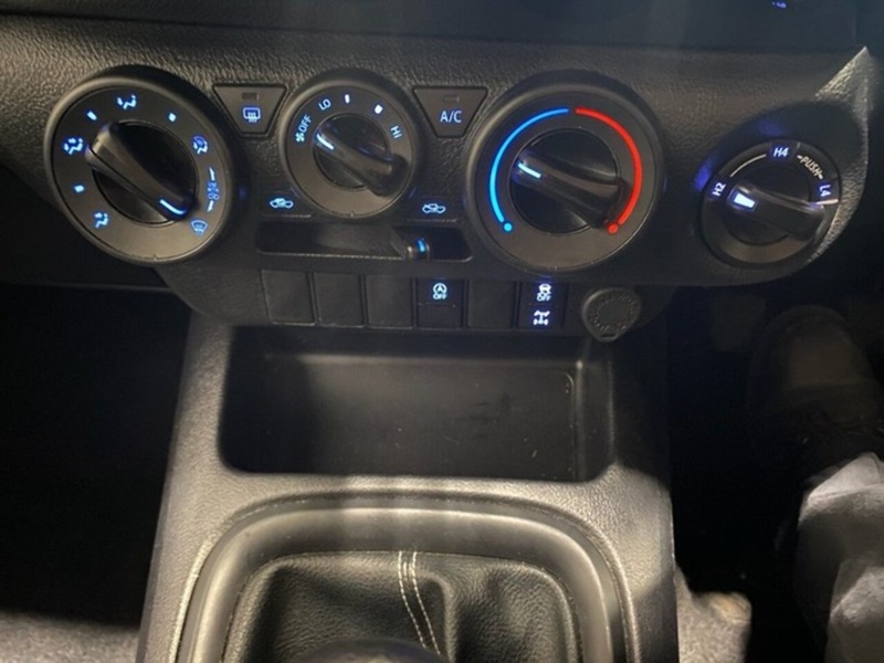 Used Toyota Hilux 2021 for sale - 77034301: Photo 4