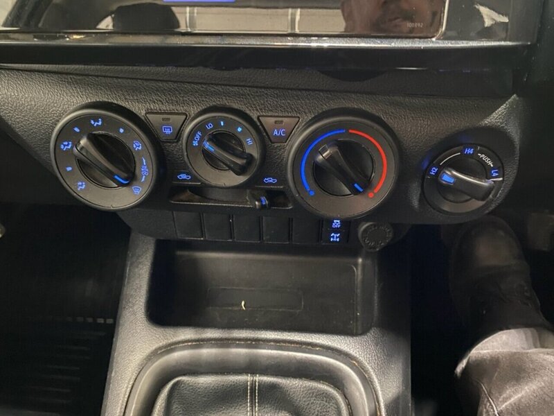 Used Toyota Hilux 2022 for sale - 77681380: Photo 4