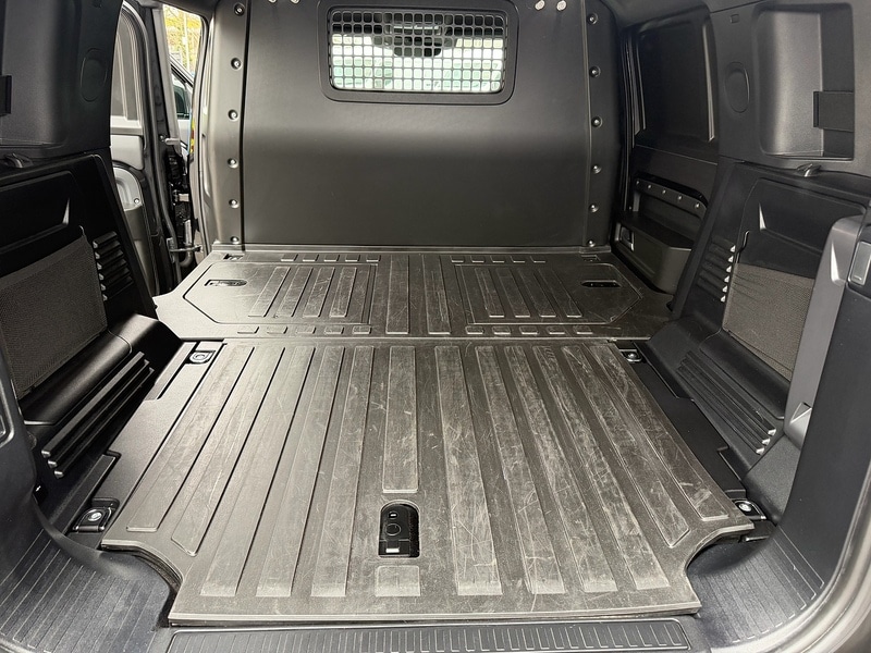 Used Land Rover Defender 110 for sale - 77781100: Photo 19