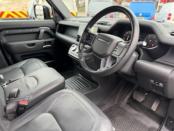 Used Land Rover Defender 110 2024 for sale - 77781100: Photo