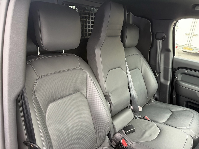 Used Land Rover Defender 110 for sale - 77781100: Photo 5