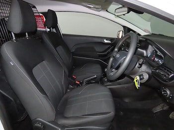 Used Ford Fiesta 2019 for sale - 79582386: Photo