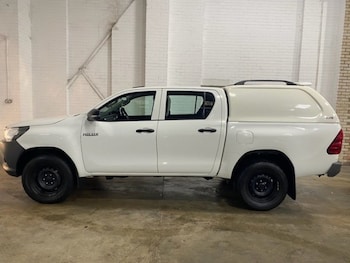 Used Toyota Hilux 2020 for sale - 77850857: Photo