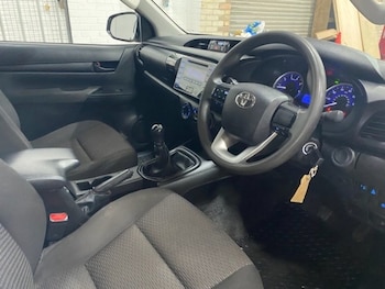 Used Toyota Hilux 2020 for sale - 77850857: Photo