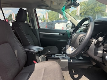 Used Toyota Hilux 2022 for sale - 79179173: Photo