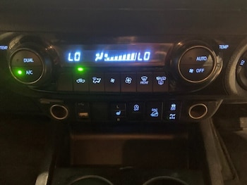 Used Toyota Hilux 2022 for sale - 79431254: Photo
