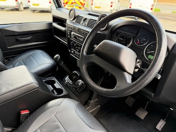 Used Land Rover Defender 90 2016 for sale - 77432596: Photo