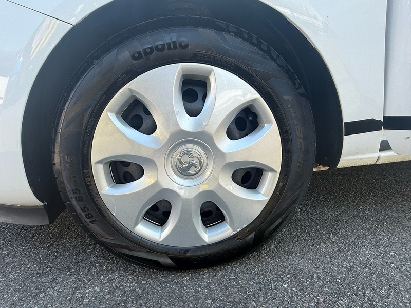 Used Vauxhall Corsa 2016 for sale - 77968002: Photo 3