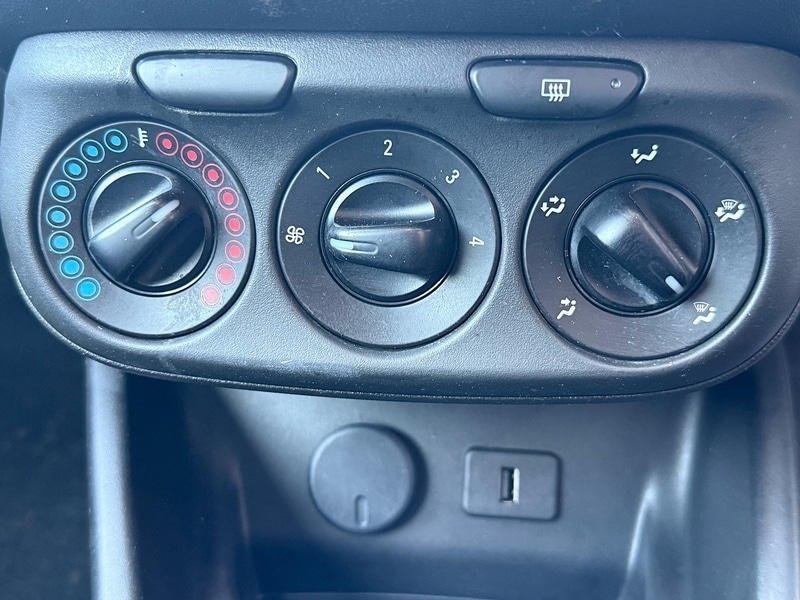 Used Vauxhall Corsa 2016 for sale - 77968002: Photo 8