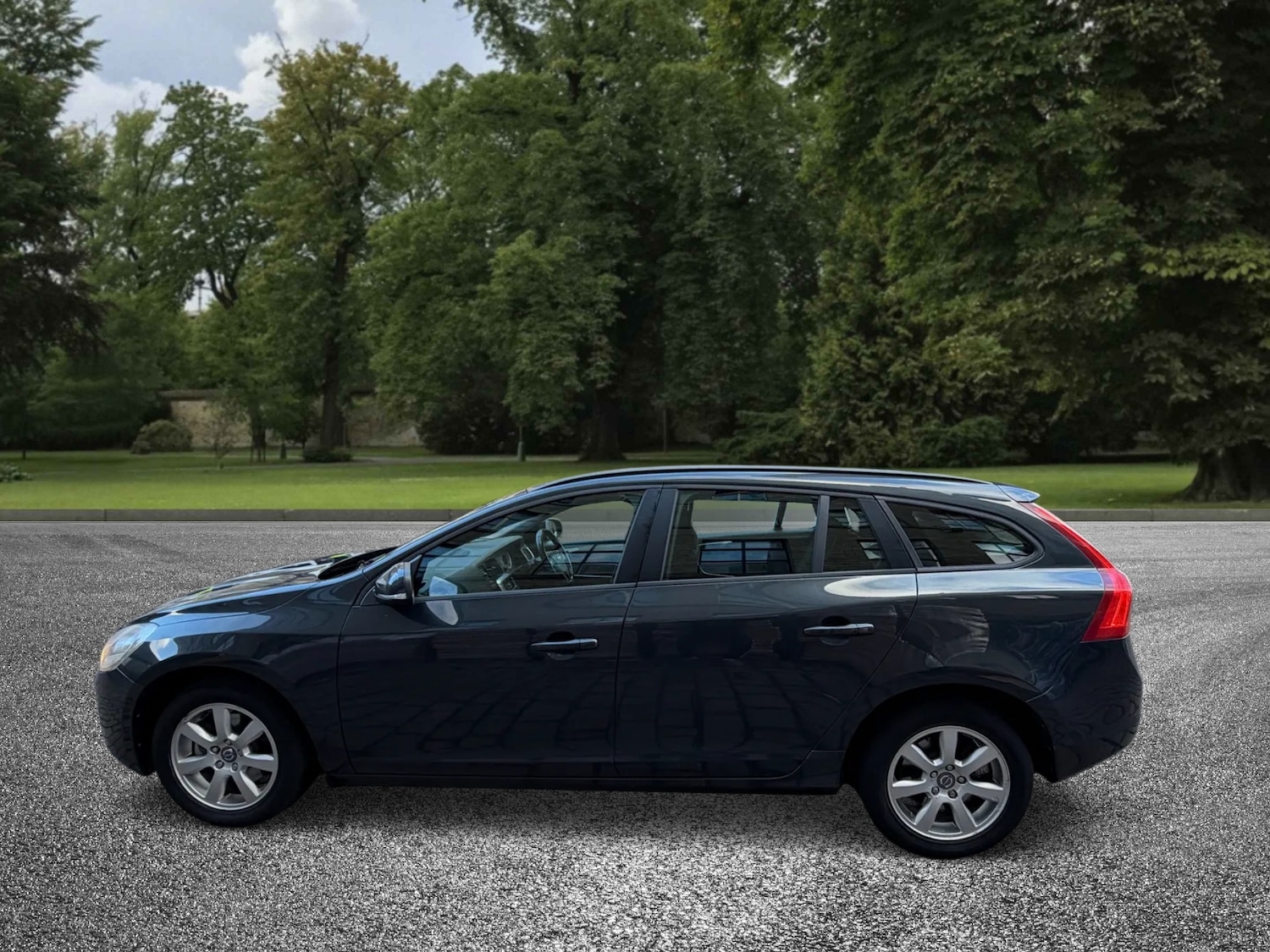 Used Volvo V60 2013 for sale - 76384298: Photo 10
