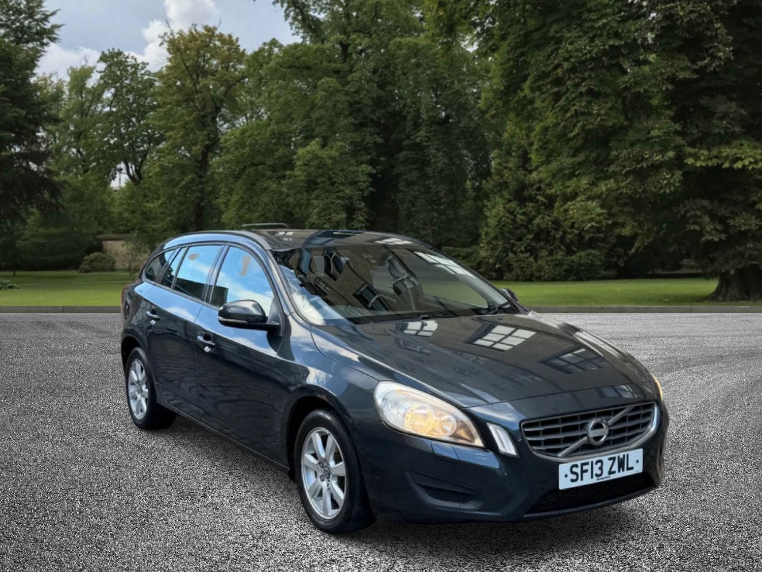 Used Volvo V60 2013 for sale - 76384298: Photo 2