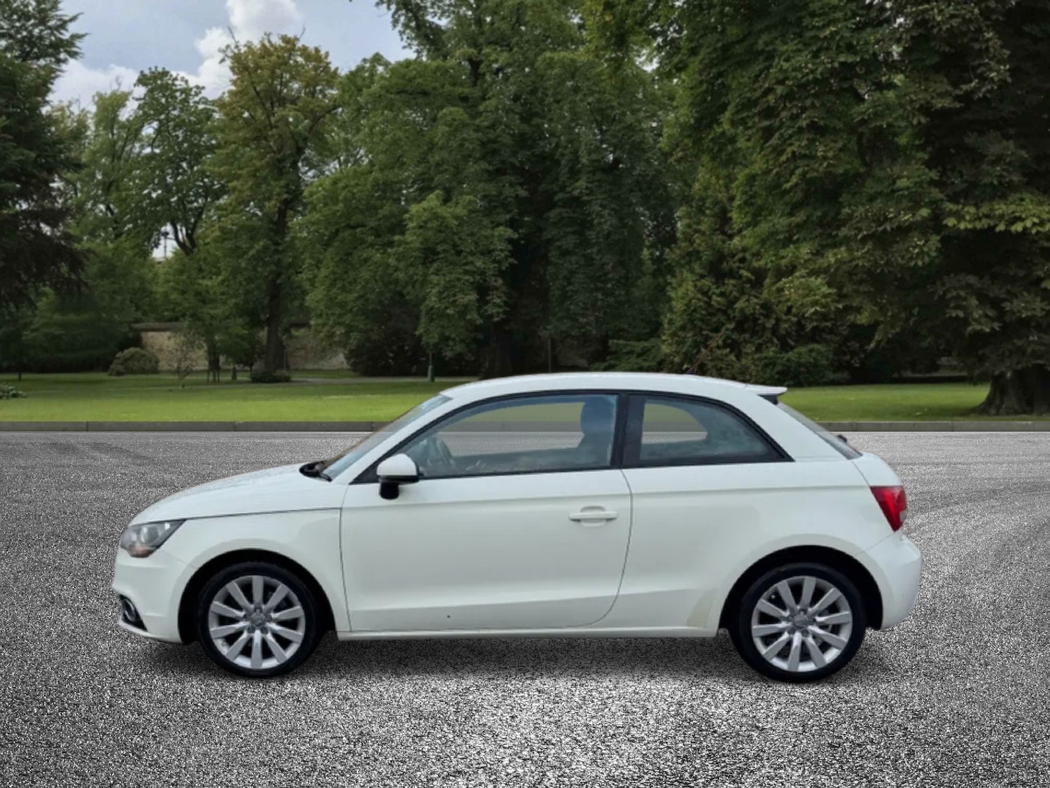 Used Audi A1 2012 for sale - 76652287: Photo 3