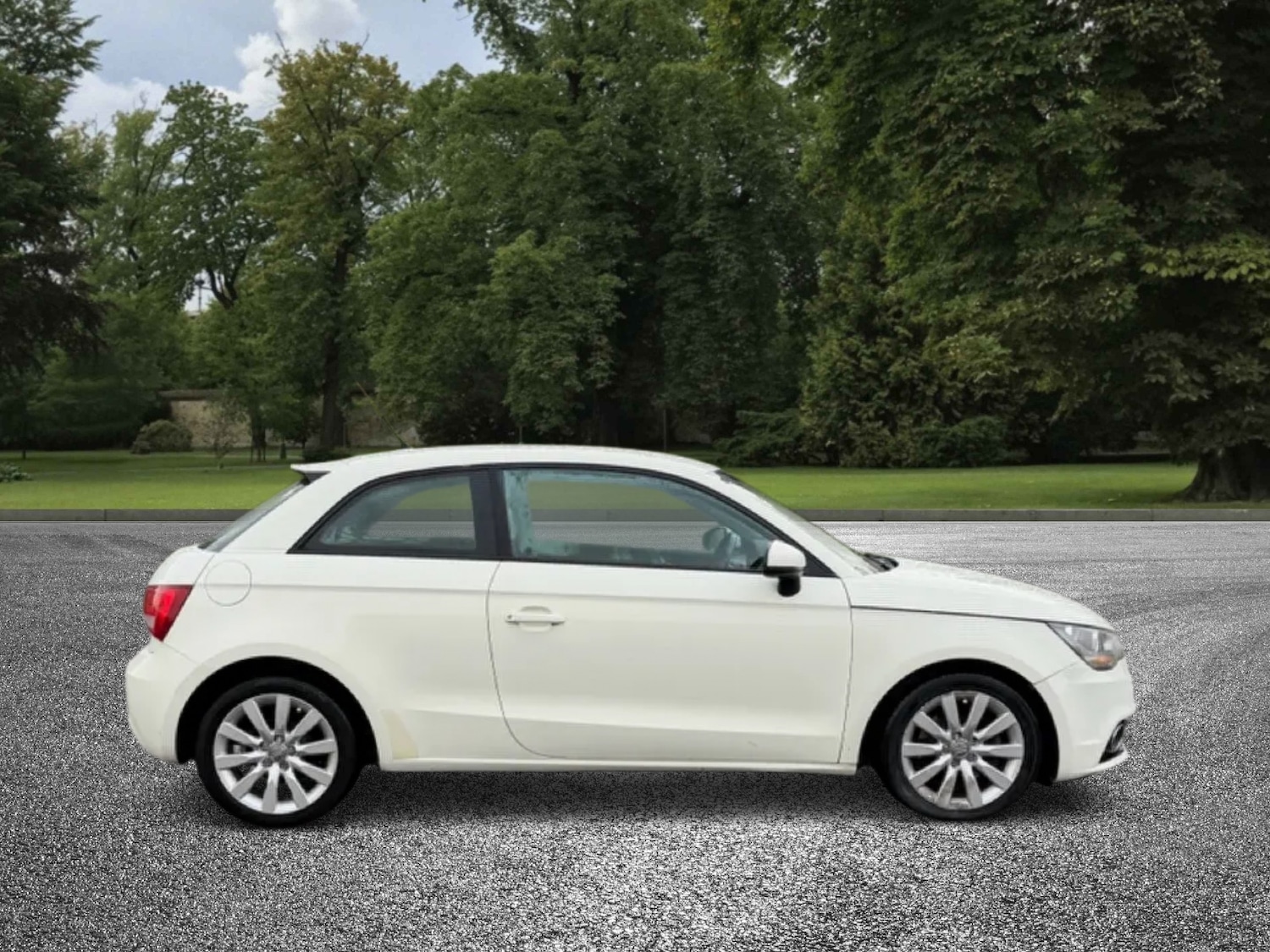 Used Audi A1 2012 for sale - 76652287: Photo 4