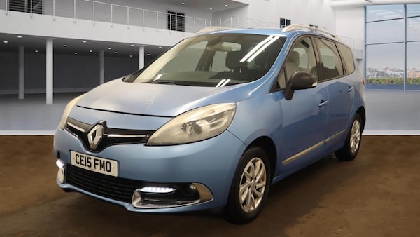 Used Renault Grand Scenic 2015 for sale - 73391271: Photo 2